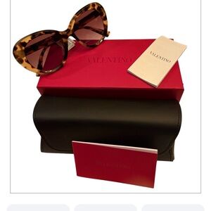 Valentino VA 4113 Havana Sunglasses